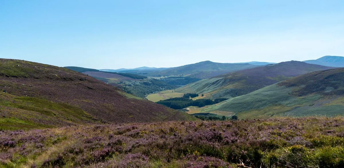 Walking Holidays in Ireland by Public Transport: A Practical Guide