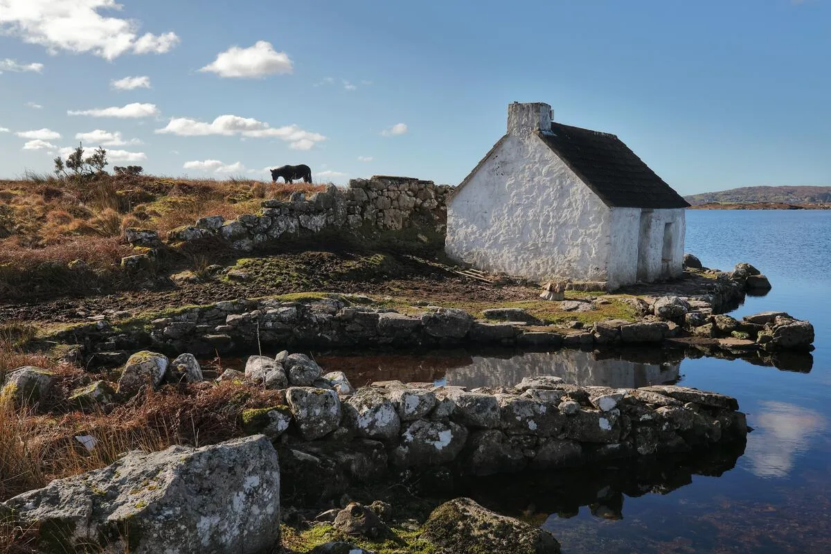 Fisherman S Hut Screebe Connemara Co Galway TI712Z7 scenery on self-guided walking holiday in Ireland