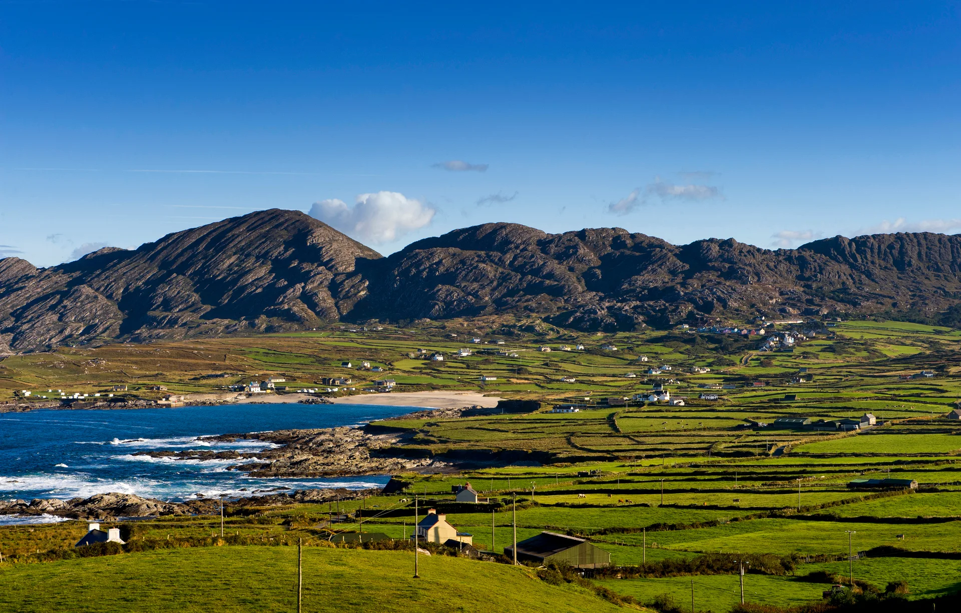 Beara Way Hiking Guide: Epic Peninsula Trek Across Mountains and Coasts