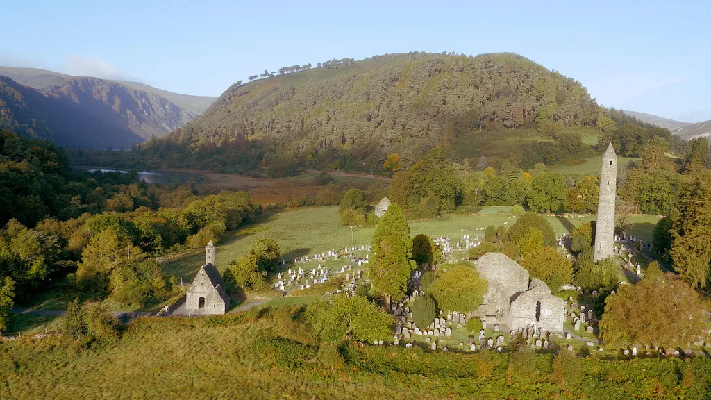 Historical Hiking Destination Ireland: Expert Guide