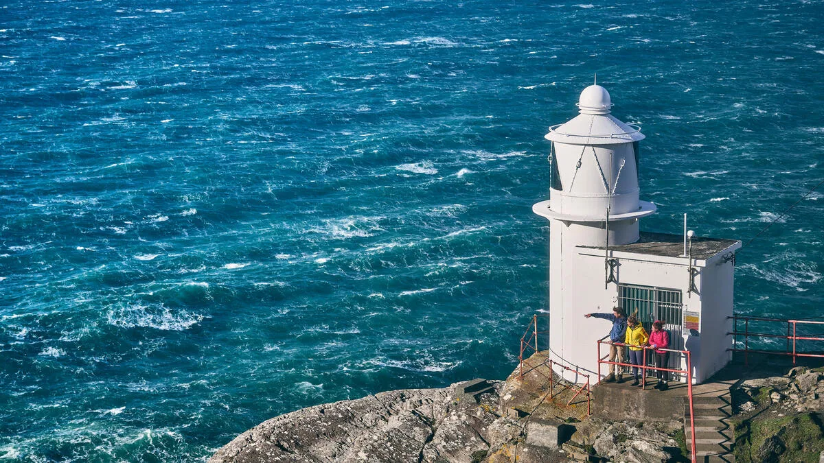 Sheep S Head Lighthouse Trail Co Cork Find Your Trail TI7XDF scenery on self-guided walking holiday in Ireland